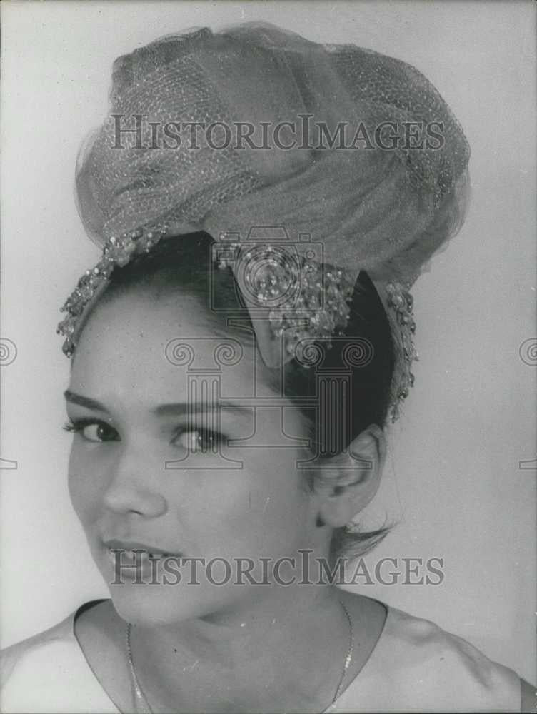 1964 Press Photo Rose Valois French Fashion Milliner Hat Maker - Historic Images