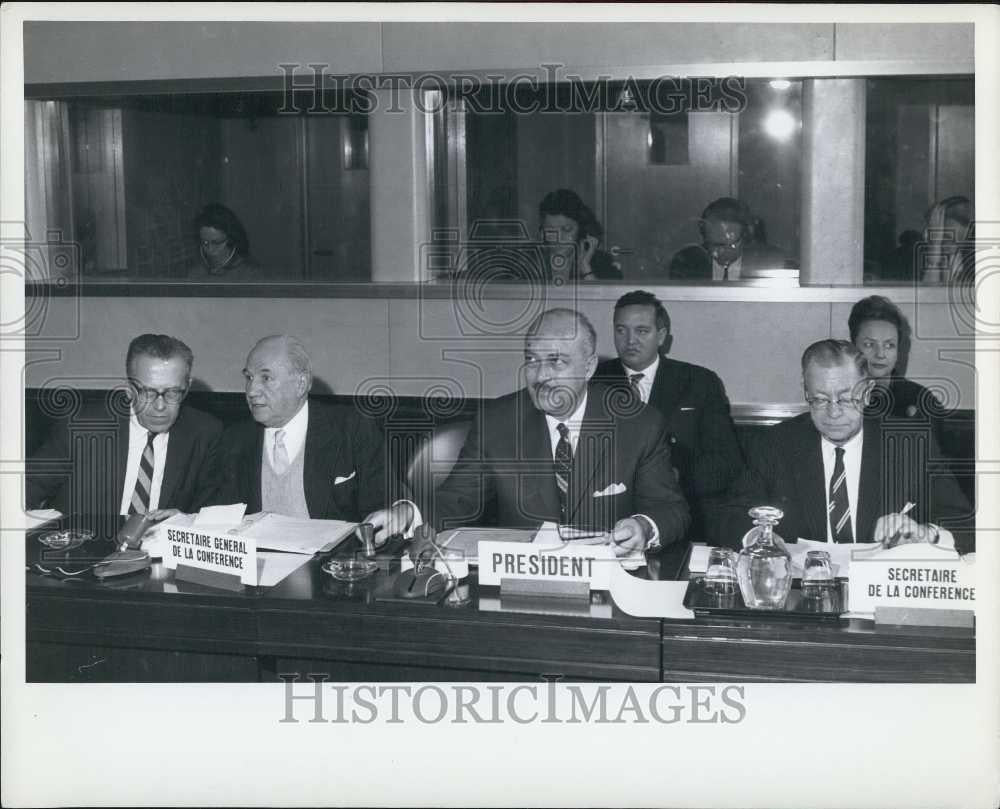 1964 Press Photo Press Conference By President of UN On Trade &amp; Development - Historic Images