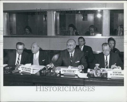 1964 Press Photo Press Conference By President of UN On Trade & Development - Historic Images