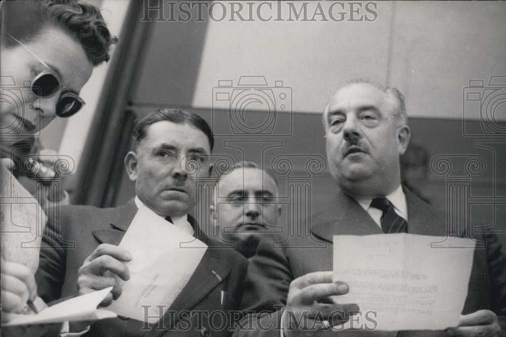 1953 Press Photo Philippe Monin and M. Dixmier of the Peasant group - Historic Images