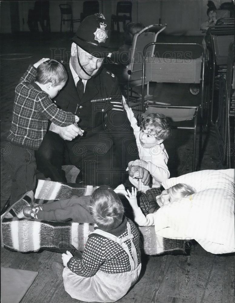 Press Photo Police Sergeant With Handicap Children In Nursery - Historic Images