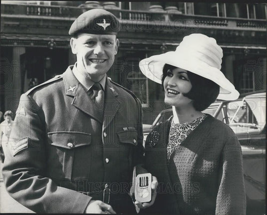 1966 Press Photo Corporal Malcolm Baughan AFter Receiving Military Medal England - Historic Images