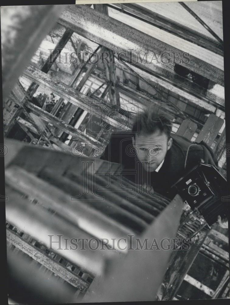 Press Photo South African Cameraman John Drysdale, Steel Construction - Historic Images