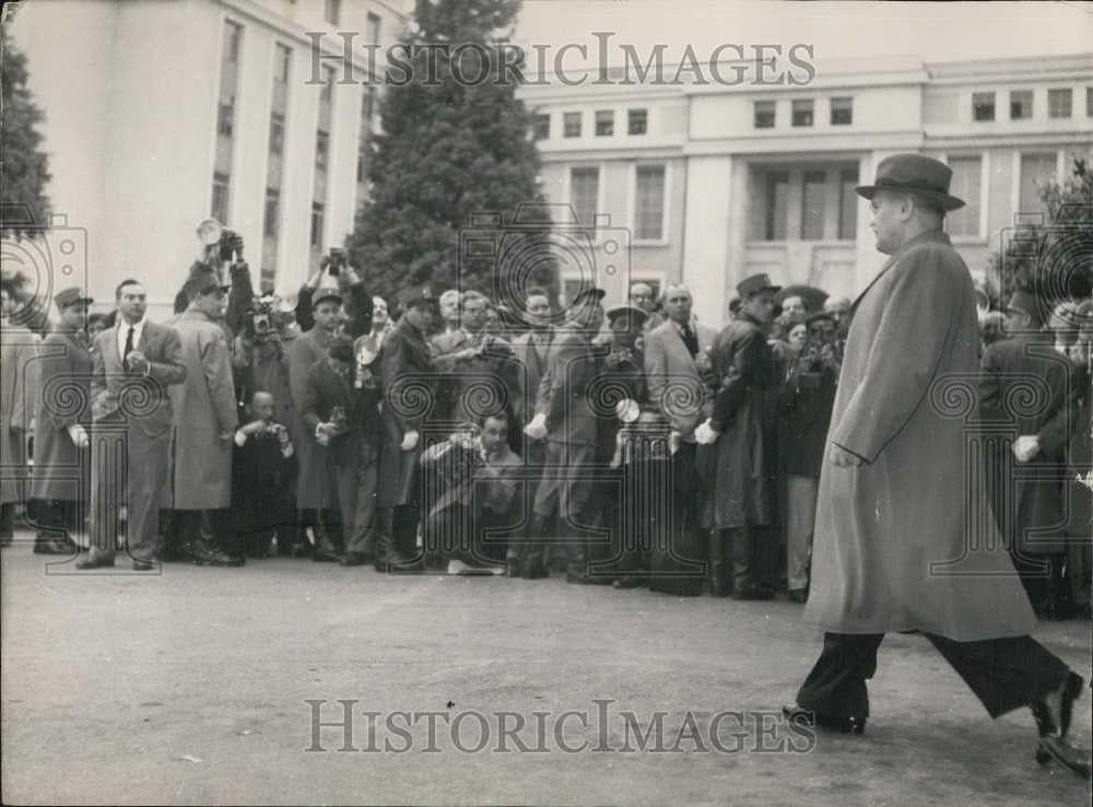 1954 Press Photo Press Photograph Molotov As He Enters Conference - Historic Images