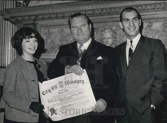 1965 Press Photo Lord Mayor of London James Miller Presented With Freedom Award - Historic Images