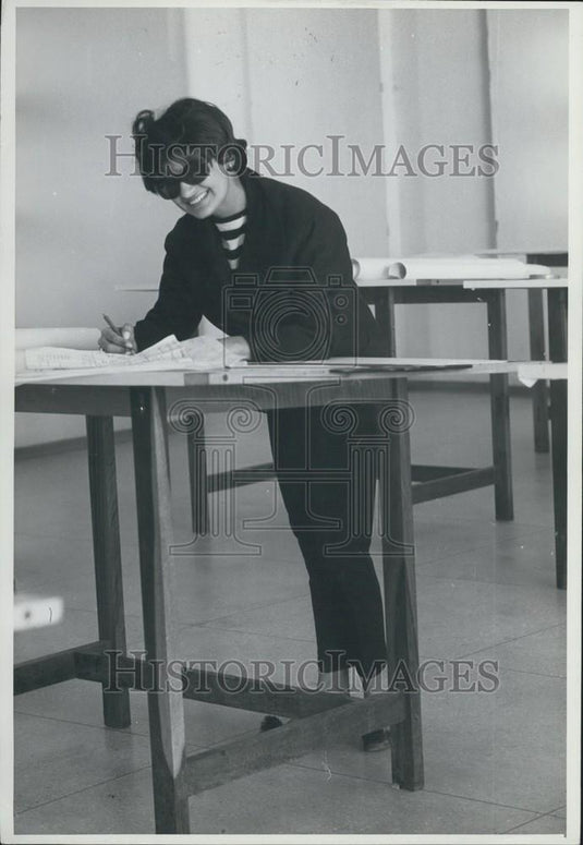 Press Photo Student Brasilia University Department Of Agriculture Brazil - Historic Images
