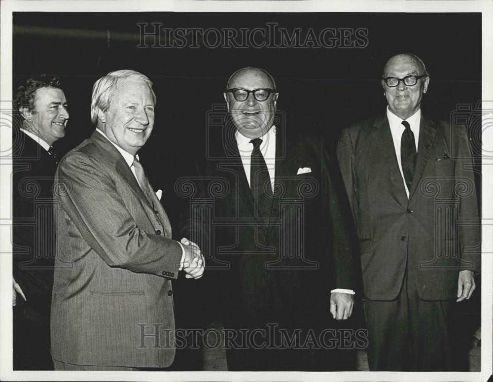 1971 Press Photo Private Parliamentary Secretary Timothy Kitson Bermuda Meeting - Historic Images