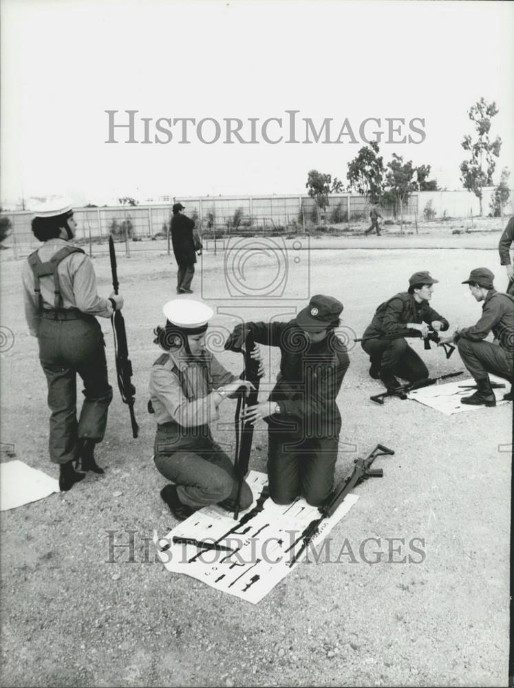 1979 Press Photo Training of Czech women soldiers - Historic Images