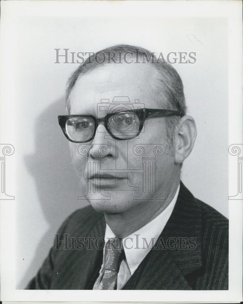 Press Photo Editor, Newskeek International ,Robert C. Christopher - Historic Images