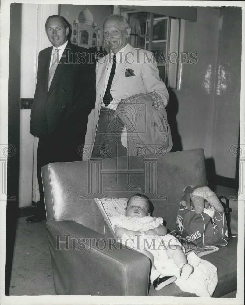 1961 Press Photo Viscount Montgomery Leaving London Airport - Historic Images