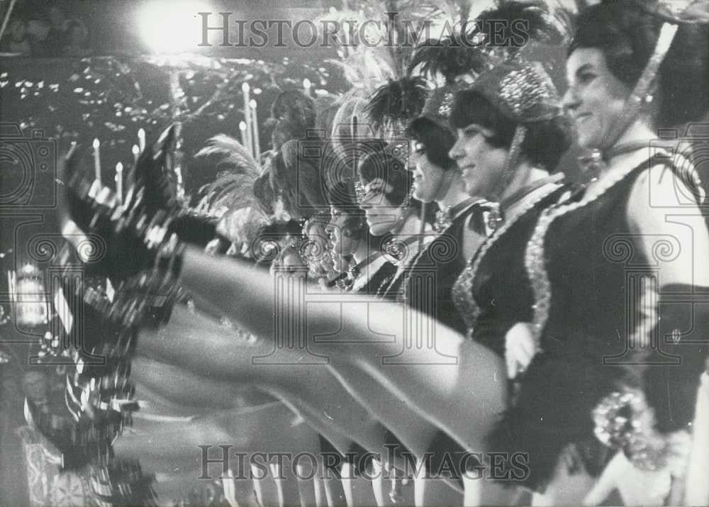 1967 Press Photo Bavarian Carnival Prince Guards Dancing Munich Festival Ball - Historic Images