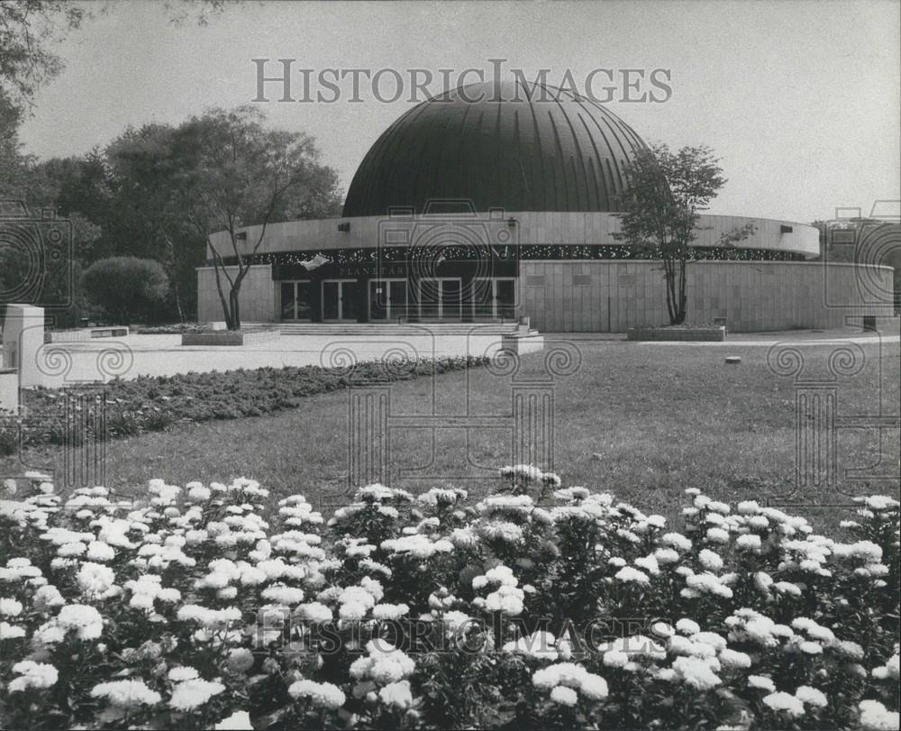 1977 Press Photo Budapest Planetarium Handed Over-People&#39;s Park of Budapest - Historic Images