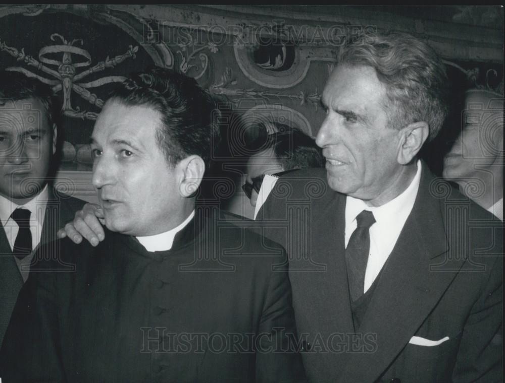 Press Photo Kidnapped Priest Marces Ussia Spanish Ambassador Antonio Garrigues - Historic Images