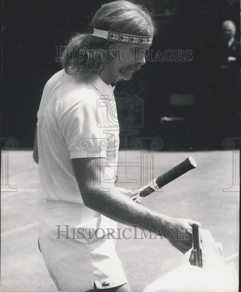 1971 Press Photo Tennis At Wimbledon R.J. Moore (South African) - Historic Images