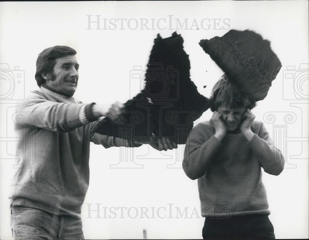 Press Photo Polystyrene rocks - Historic Images