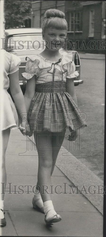 1971 Press Photo 15 year old Claire Ufland - Historic Images