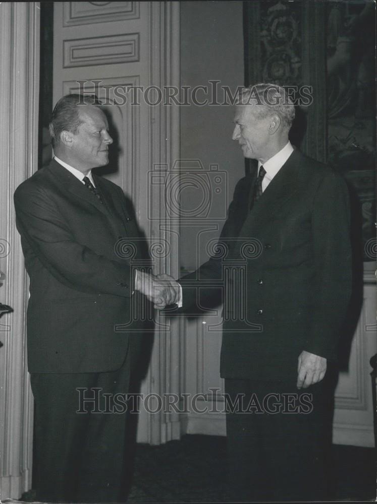 1967 Press Photo German Minister of Foreign office W Brandt &amp;Couve De Murville - Historic Images