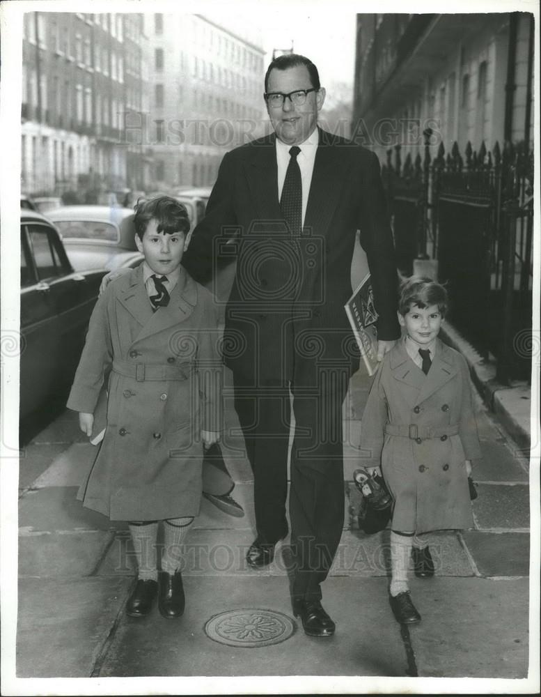 Press Photo Mr. Reginald Maudling,The Chancellor of the Exchequer & his sons - Historic Images