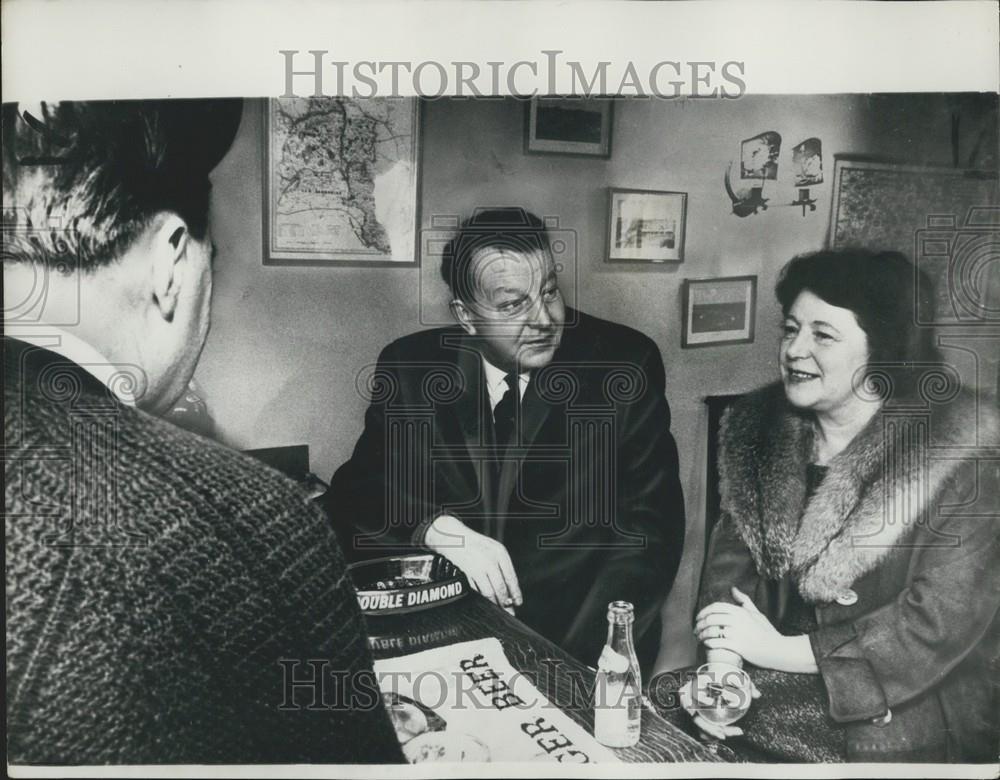 1966 Press Photo J.P.W. Curly Mallalieu New Navy Minister Oxfordshire Tiddington - Historic Images