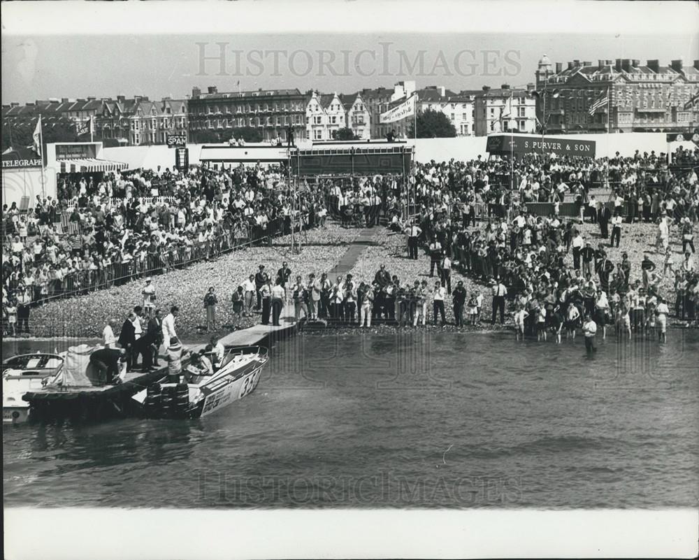 1969 Press Photo Tino Makiner, the &#39;&#39;Flying Finn&#39;&#39; andco-driver Pascoe Watson - Historic Images