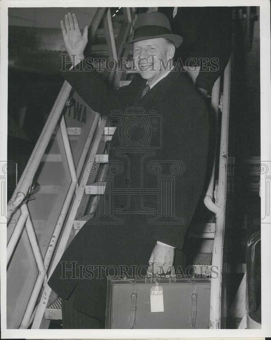 Press Photo Idlewild Airport, NY Deputy Undersecretant of State Robert D. Murphy - Historic Images