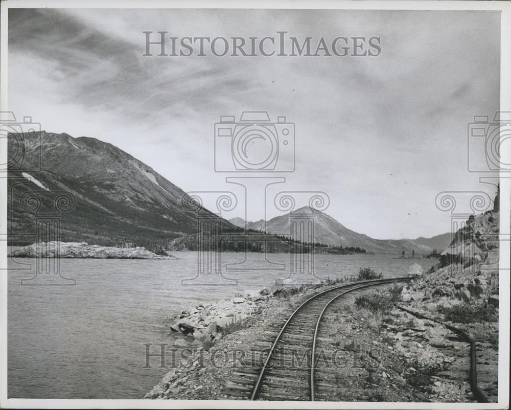 Press Photo 3FT Gauge W.P. & Y.R.R. Track by Lake Bennet B.C. - Historic Images