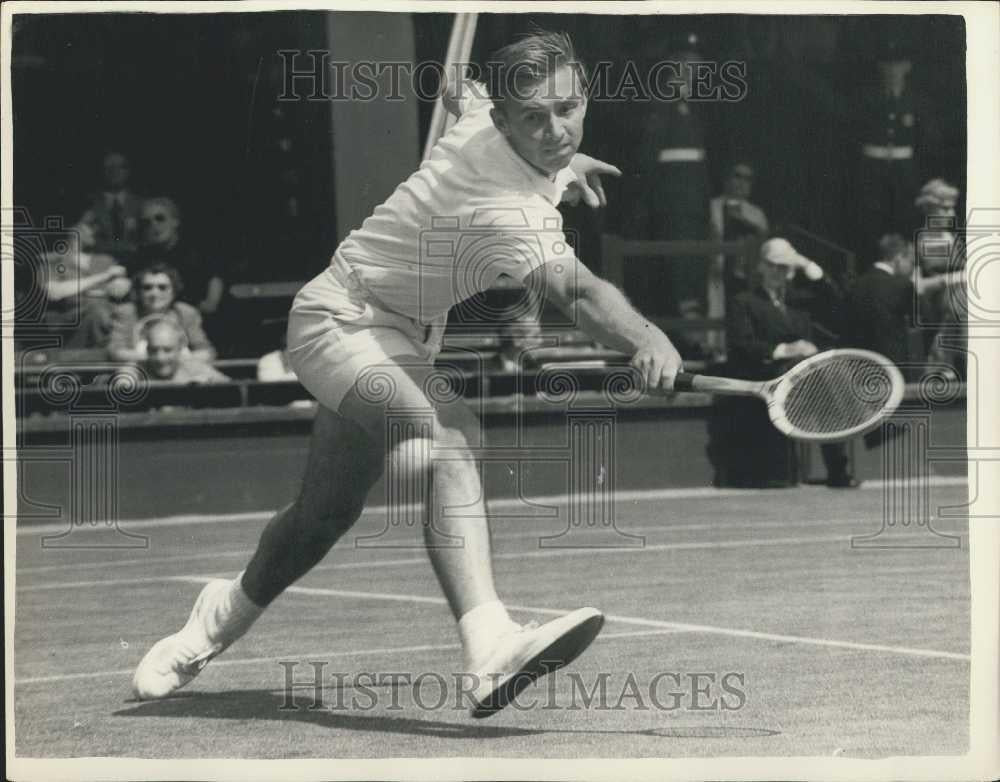 1956 Press Photo Stewart In Wimbledon Championships - Historic Images