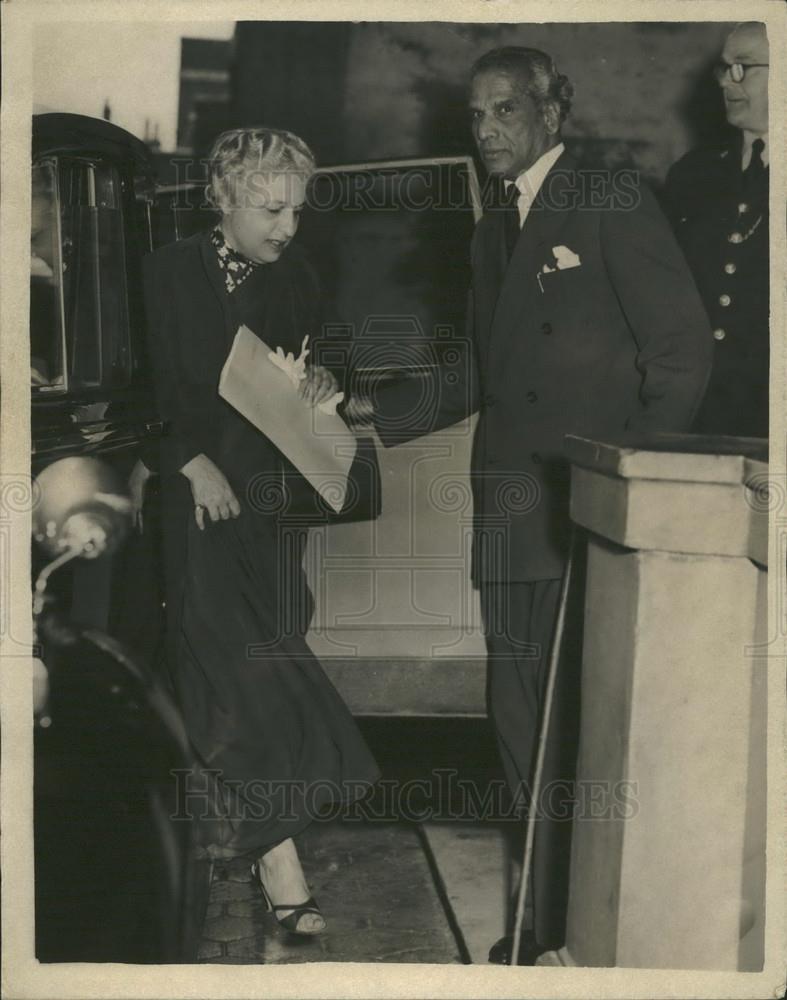 1956 Press Photo India Delegate Krishna Menon, Mme Pandit - Historic Images