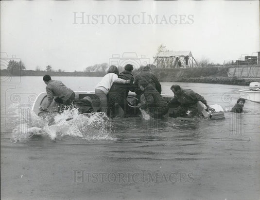 1965 Press Photo Chichester, Sussex Boat Firm Tests Unsinkable Dory - Historic Images