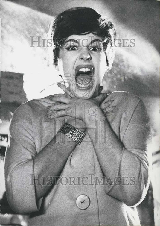 1960 Press Photo Johanna Von Koczian in "Agatha, Lass Das Morden Sein" - Historic Images