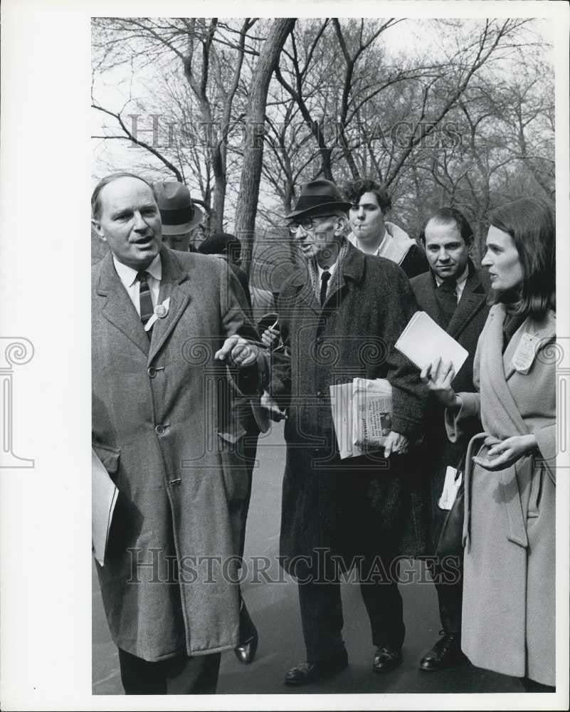 1966 Press Photo Anti-Vietnam Demonstration Pacifist Reverend A.J. Mustee - Historic Images