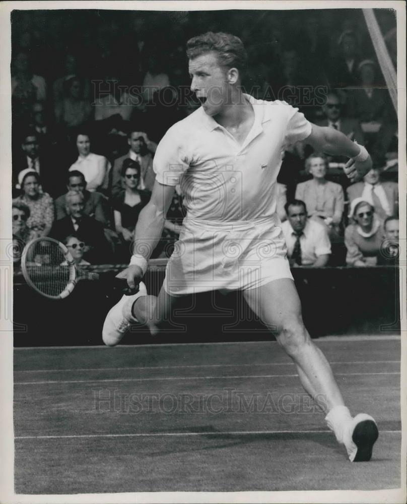 1953 Press Photo A Huber (Austria), in plays at Wimbledon - KSB08657 - Historic Images