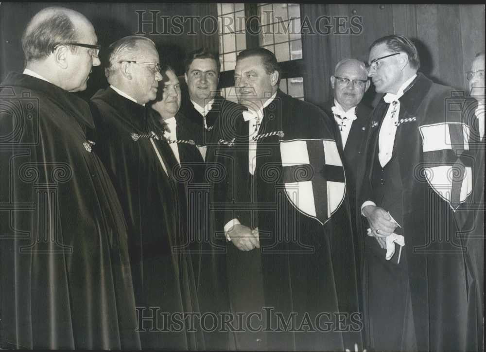 1967 Press Photo Franz Strauss Knighted - Historic Images