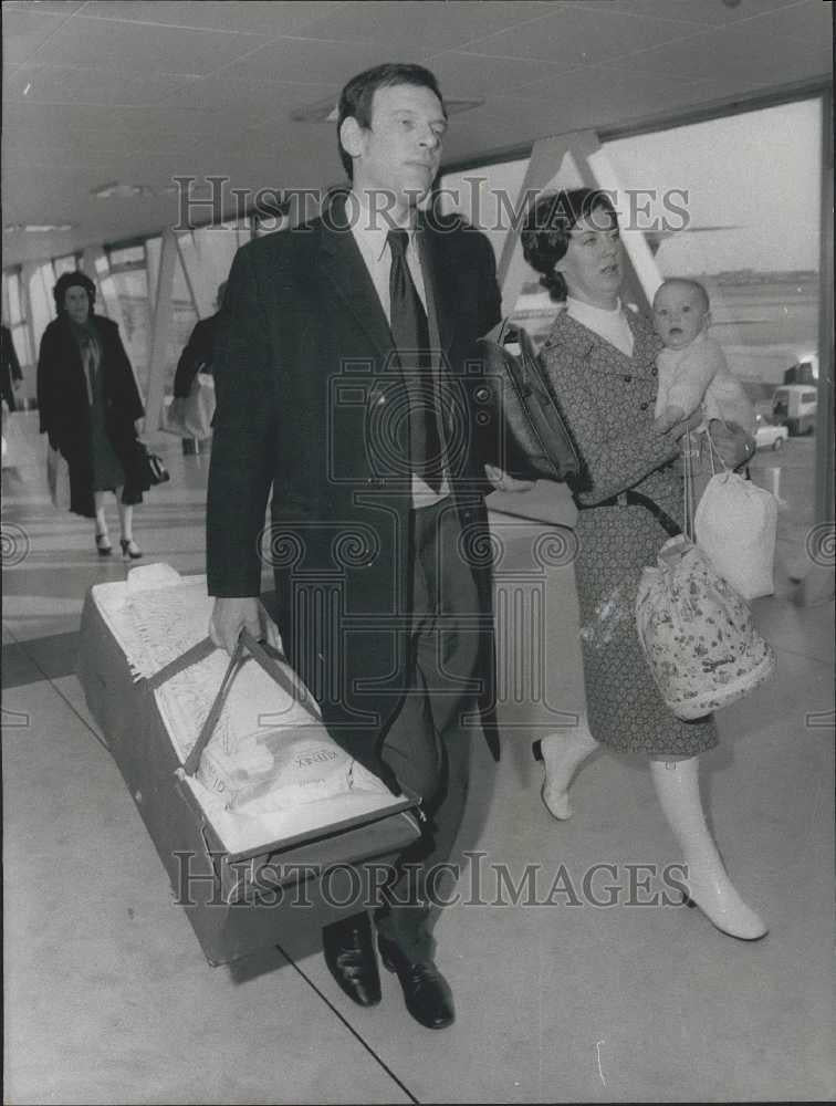 1971 Press Photo A British diplomat, Mr. Daivid Miller 34 has been expelled - Historic Images