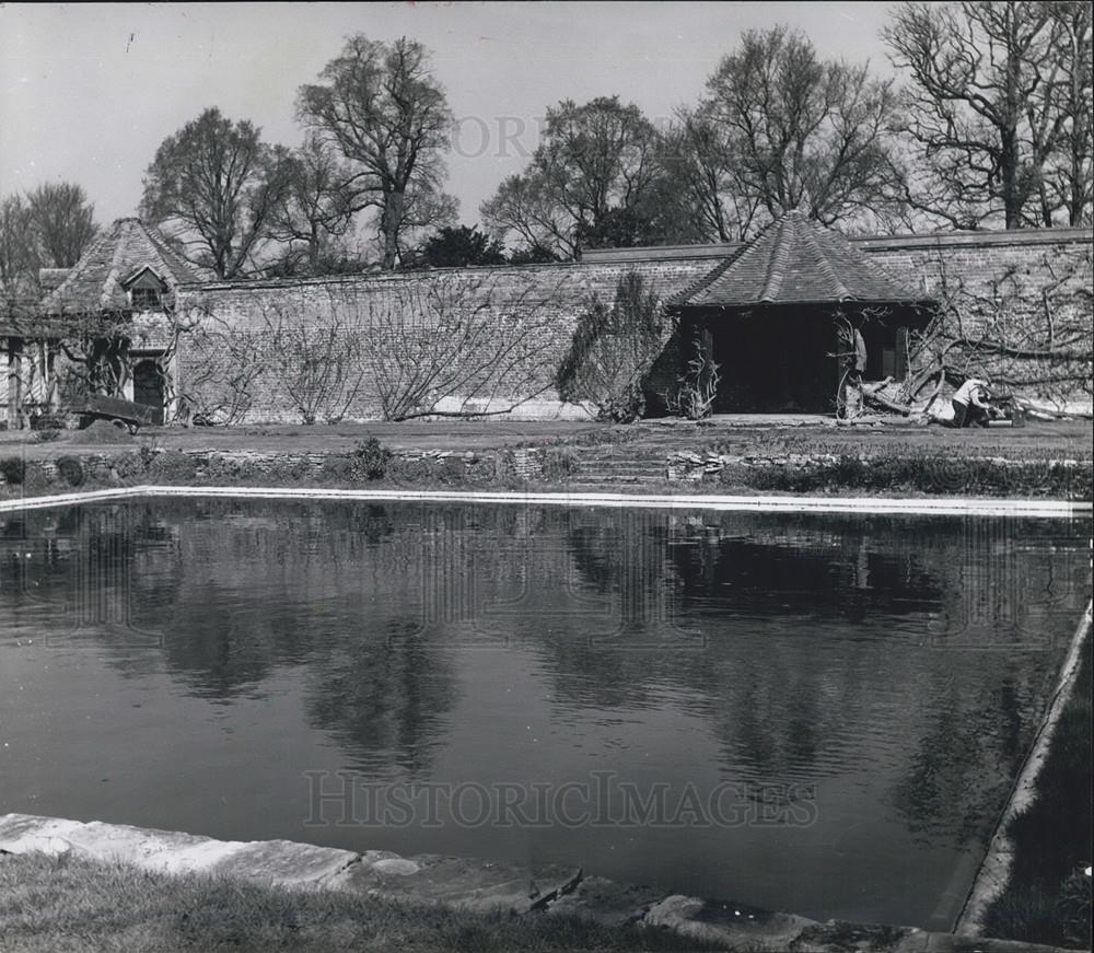 Press Photo swimming pool at Sutton Place Mansion - Historic Images