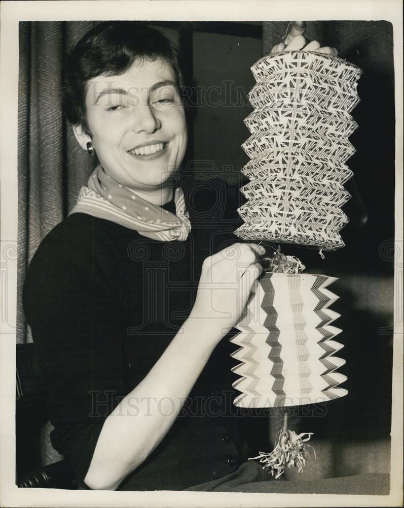 1953 Press Photo  Anne Stratton holds a paper lantern in Red White and Blue - Historic Images