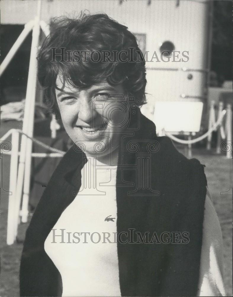 1969 Press Photo Miss Lacoste Has Arguments With Garaiald's Caddie - Historic Images