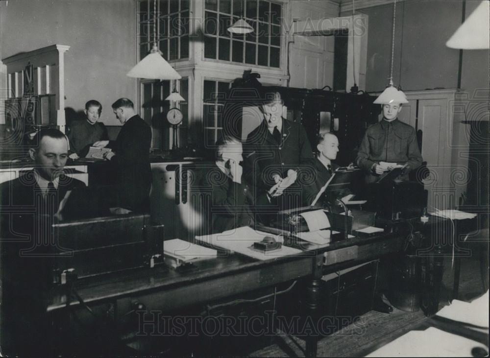 Press Photo Telegraph Room, Buckingham Palace Post Office - Historic Images