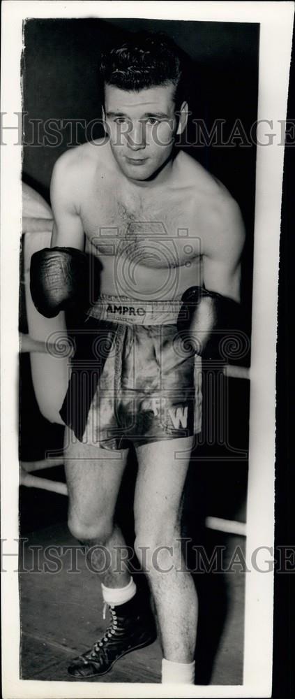 Press Photo Boxer Peter Waterman Training For Kid Gavilan Fight London - Historic Images