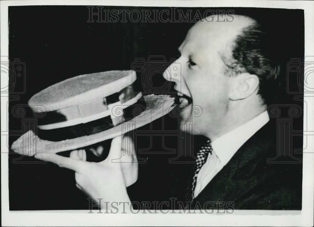 1954 Press Photo Ruppert Speir Makes Pre-Budget Speech - Historic Images