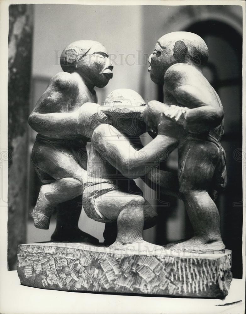 1954 Press Photo Young Girl Forced Into Marriage By Her Uncles By Sam Songo - Historic Images