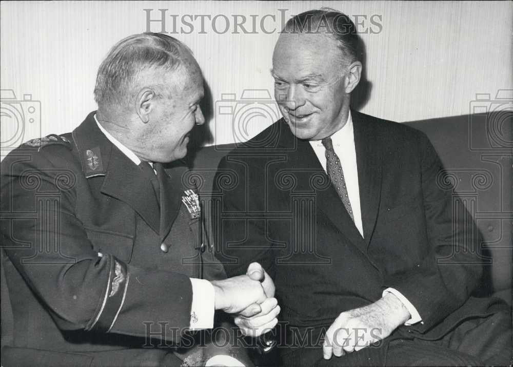 1960 Press Photo US Air Force Minister Budley C. Sharp visits Germany - Historic Images