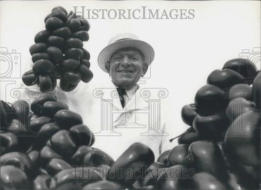 Press Photo Albert Hirst Chef With Batch Black Puddings Queen's Road Yorkshire - Historic Images