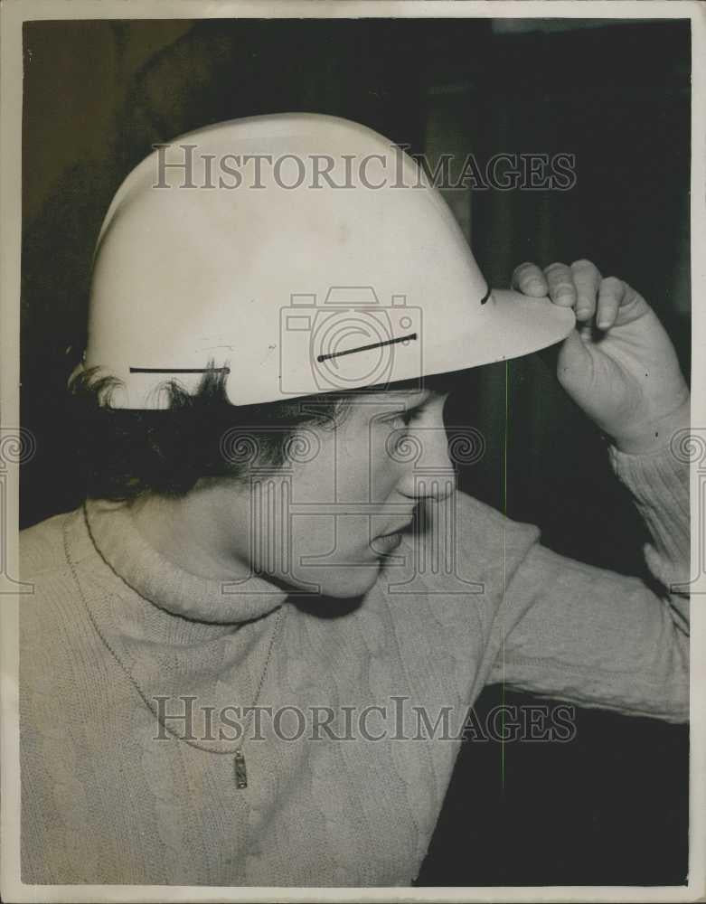 1953 Press Photo PVC Safety Helmet For National Factory Equipment Exhibition - Historic Images