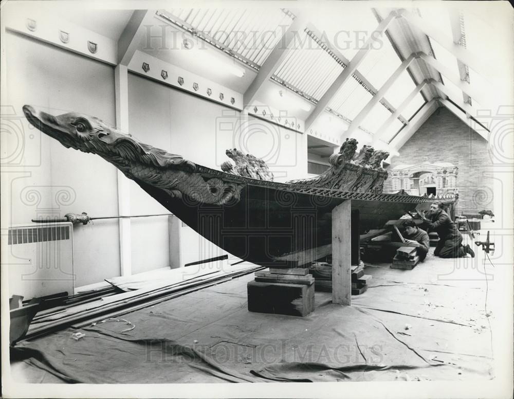 Press Photo Ancient Royal Barge under repair at National Maritime Museum - Historic Images