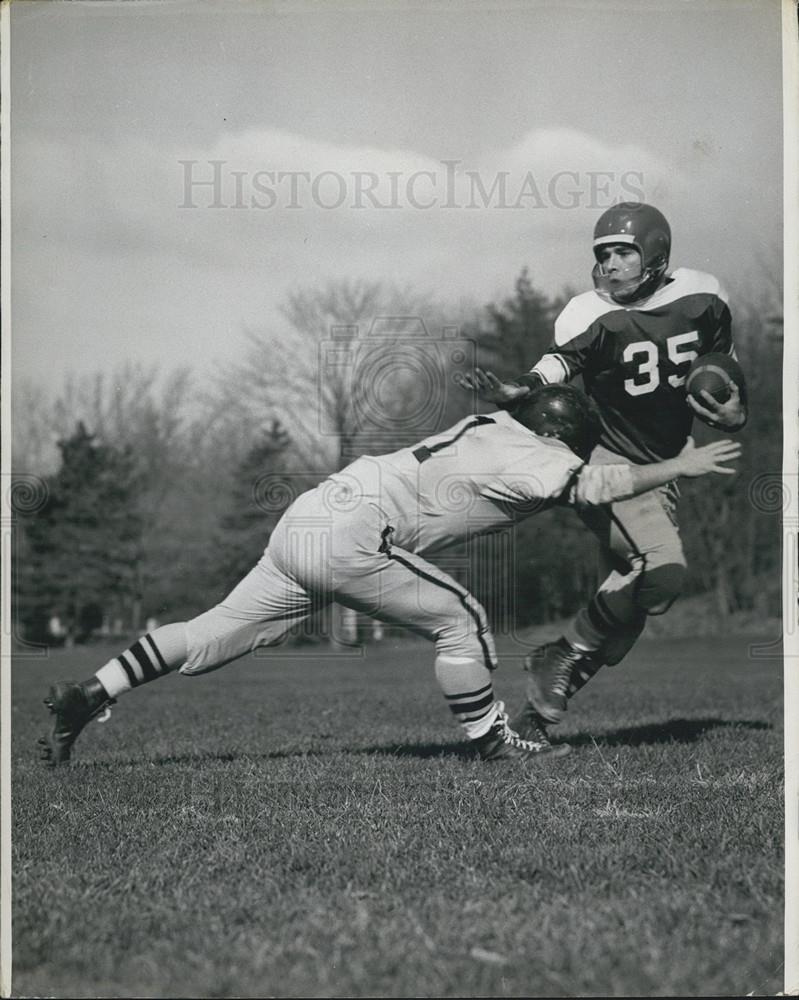 Press Photo New York Football Game Lineman Tackling Quarterback - Historic Images