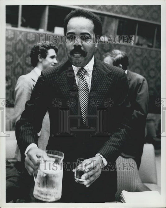 1977 Press Photo UN Security Council, Ambassador Donald F McHenry - Historic Images