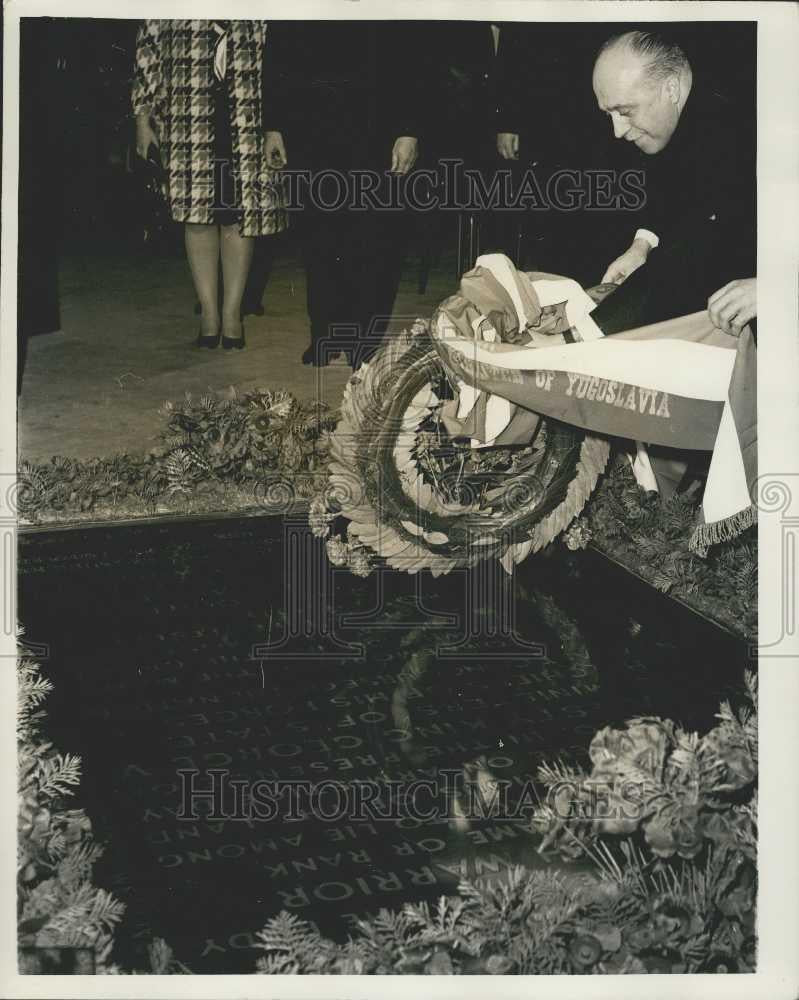 1947 Press Photo Yugoslavia Prime Minister Mitha Ribicic Westminster Abbey - Historic Images
