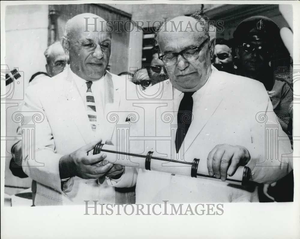 1963 Press Photo Salman Shazar President Israel Mayor Mordechal Namir Diploma - Historic Images