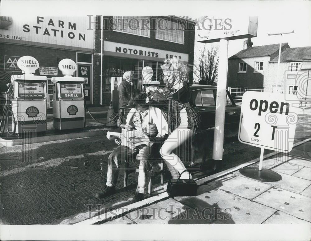 Press Photo A Trim Up While You Work - Historic Images